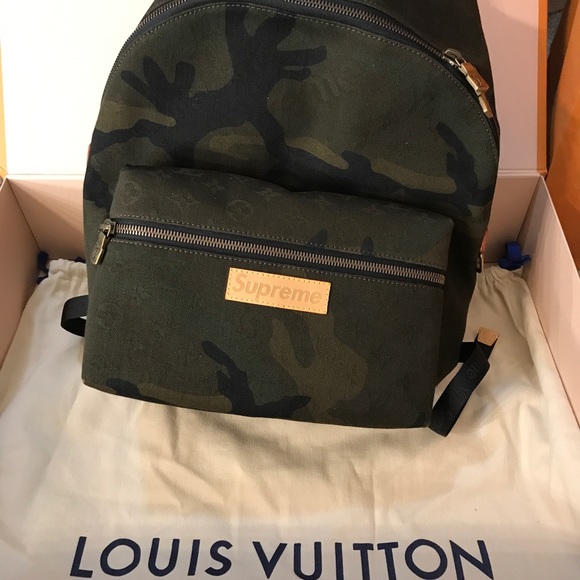 Limited Edition: Louis Vuitton X Supreme Backpack - Picture 3 of 6